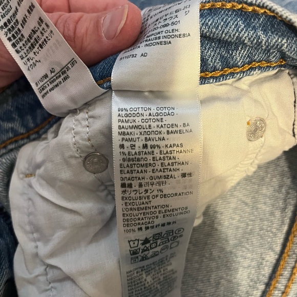 Levi’s Premium Ribcage Straight Ankle Jeans - Picture 5 of 5